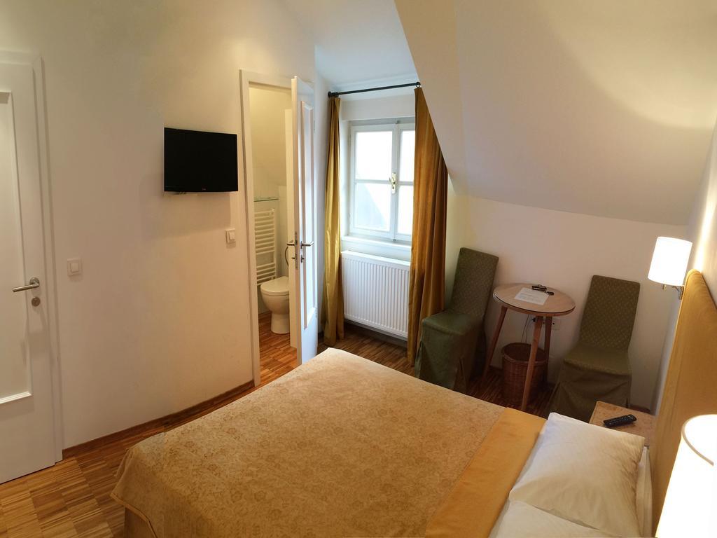 B&B Petra Varl Accommodation Laibach Exterior foto