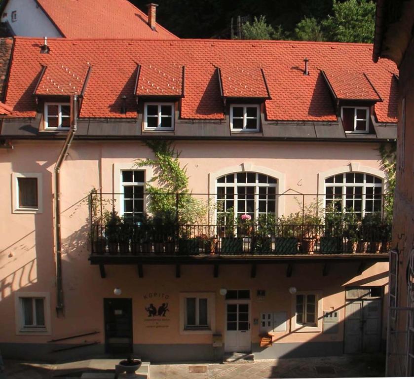 B&B Petra Varl Accommodation Laibach Exterior foto